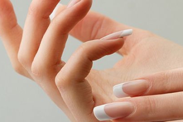 10 MẸO CỰC KỲ ĐƠN GIẢN ĐỂ CHĂM SÓC MÓNG KHỎE TẠI NHÀ