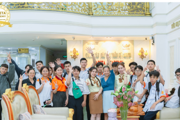 HỌC SINH CAO ĐẲNG VIỄN ĐÔNG THAM QUAN TRUNG TÂM ĐÀO TẠO THẨM MỸ CARITA