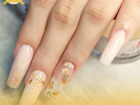 NGHỀ NAIL BÙNG NỔ