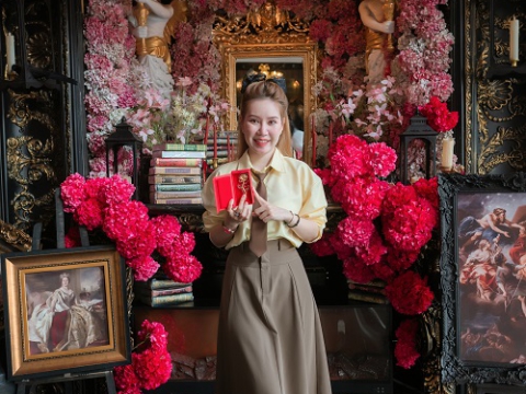 Nhân dịp Quốc tế Phụ nữ 8/3, Carita Academy gửi tặng món quà nhỏ xinh