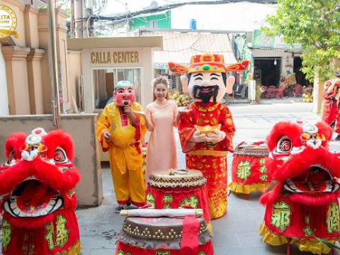 8/3 này Carita “chơi lớn” Tặng hoa hồng vàng cho học viên mới 