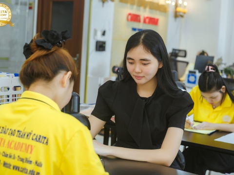 HỌC NGHỀ THẨM MỸ – VỮNG TAY NGHỀ, CHẮC TƯƠNG LAI CÙNG CARITA ACADEMY!