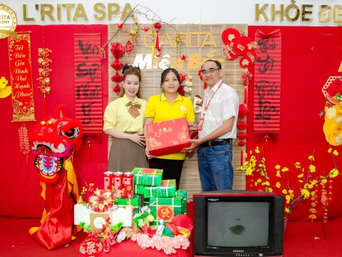 Trao quà Tết 2026