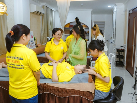 Tỏa sáng cùng đam mê ngành Spa & Làm đẹp tại Carita Academy!