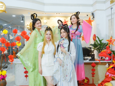 Cùng ngắm nhìn những khoảnh khắc hậu trường siêu đáng yêu và đầy năng lượng này nhé