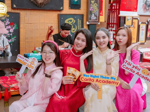 Du xuân cùng Carita, gửi nhau cả năm bình an