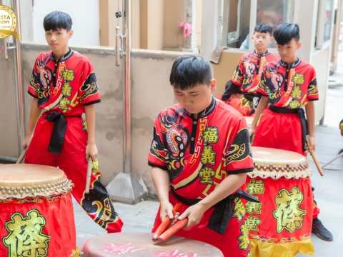 Màn Múa Lân “Chấn Động” Mở Màn Tuyển Sinh 2026 tại Carita Academy