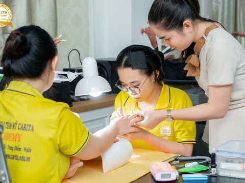 TAY NGHỀ HỌC VIÊN CHỈ SAU VÀI BUỔI THỰC HÀNH TRÊN MẪU THẬT!