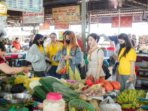 Các lớp đi chợ nấu ăn