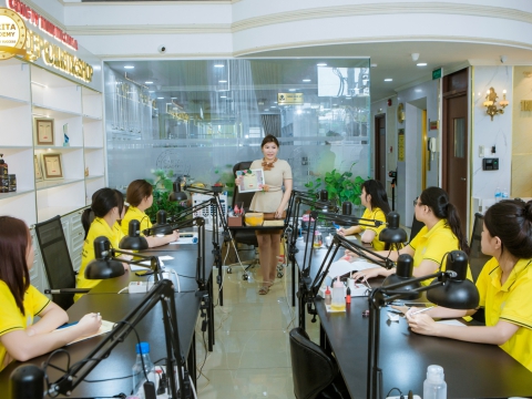 PHUN XĂM THẨM MỸ – NGHỀ "HÁI RA TIỀN"