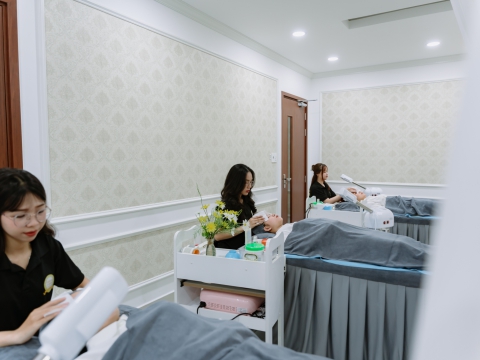 Phòng thực hành chăm sóc da Carita 