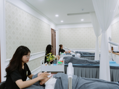 Phòng thực hành chăm sóc da Carita 