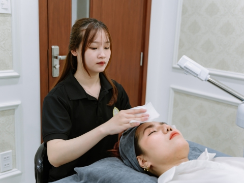 Phòng thực hành chăm sóc da Carita 