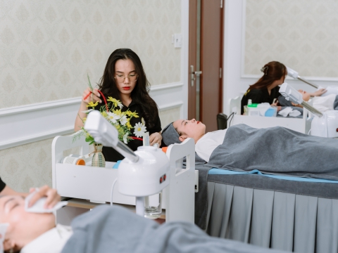 Phòng thực hành chăm sóc da Carita 