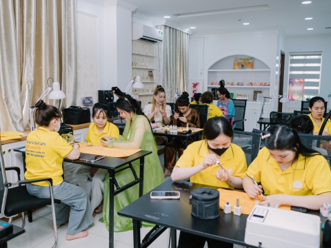 CHÚ CỘI HẠ TRẦN Đi HỌC NGHỀ NAIL: HÀNH TRÌNH TỪ GỐC ĐA ĐẾN TAY NGHỀ LÀM ĐẸP