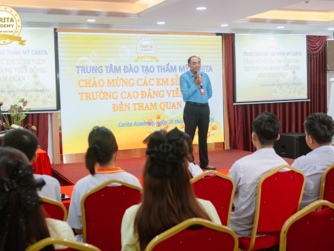 HỌC SINH THAM QUAN