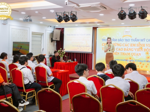 HỌC SINH THAM QUAN