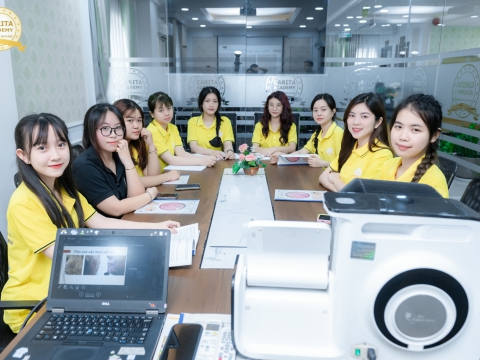 Biến đam mê skincare thành nghề chuyên nghiệp