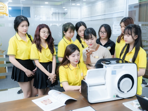 Biến đam mê skincare thành nghề chuyên nghiệp