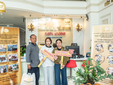 HỌC VIÊN MỚI ĐẦY NĂNG LƯỢNG CỦA NHÀ CARITA