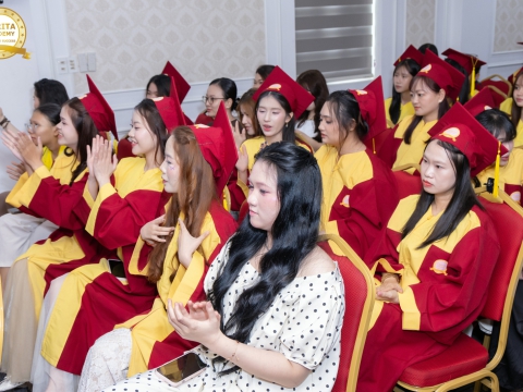 RỰC RỠ & ĐẦY CẢM XÚC: LỄ TỐT NGHIỆP KHÓA THÁNG 7/2026 – CARITA ACADEMY