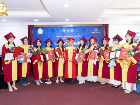 RỰC RỠ & ĐẦY CẢM XÚC: LỄ TỐT NGHIỆP KHÓA THÁNG 7/2026 – CARITA ACADEMY