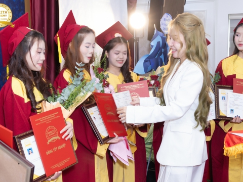 RỰC RỠ & ĐẦY CẢM XÚC: LỄ TỐT NGHIỆP KHÓA THÁNG 7/2026 – CARITA ACADEMY