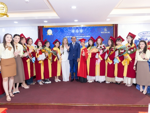 RỰC RỠ & ĐẦY CẢM XÚC: LỄ TỐT NGHIỆP KHÓA THÁNG 7/2026 – CARITA ACADEMY