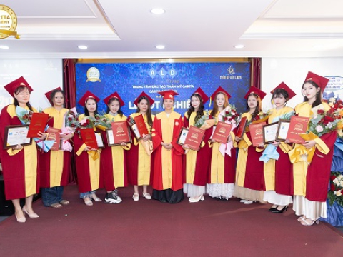 RỰC RỠ & ĐẦY CẢM XÚC: LỄ TỐT NGHIỆP KHÓA THÁNG 7/2026 – CARITA ACADEMY