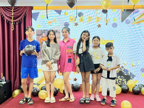 Tổ chức sinh nhật cho học viên nhân viên