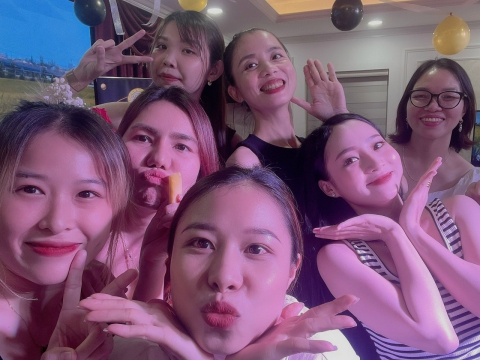 Tổ chức sinh nhật cho học viên nhân viên