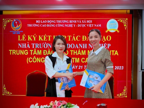 Lễ hợp tác đào tạo với Trường cao đẳng công nghệ Y - Dược Việt Nam 21/9/2023