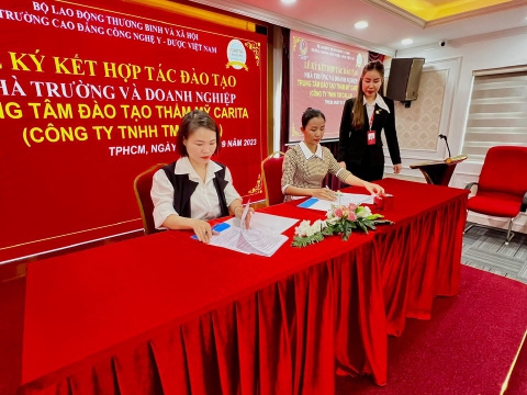 Lễ hợp tác đào tạo với Trường cao đẳng công nghệ Y - Dược Việt Nam 21/9/2023