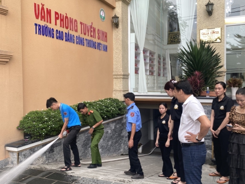 Bồi huấn công tác phòng cháy chữa cháy tại trung tâm đào tạo thẩm mỹ Carita