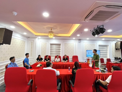 Bồi huấn công tác phòng cháy chữa cháy tại trung tâm đào tạo thẩm mỹ Carita