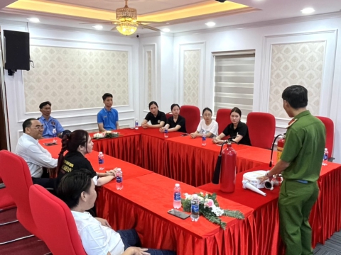 Bồi huấn công tác phòng cháy chữa cháy tại trung tâm đào tạo thẩm mỹ Carita