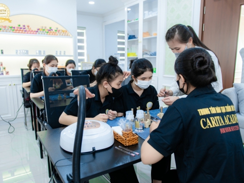 Lớp thực hành nail