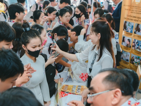 Tuyển sinh ngành thẩm mỹ tại trường Giáo dục thường xuyên Quận 12 ngày 13/05/2024