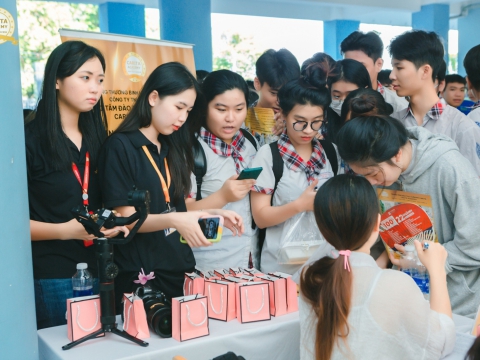 Tuyển sinh ngành thẩm mỹ tại trường Giáo dục thường xuyên Quận 12 ngày 13/05/2024