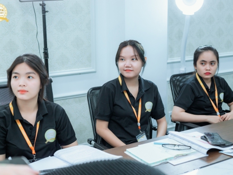 Phòng học lý thuyết chăm sóc da Carita