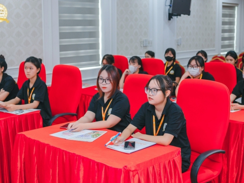 Phòng học lý thuyết chăm sóc da Carita