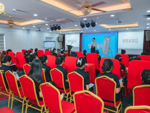 Phòng học lý thuyết chăm sóc da Carita