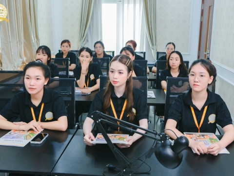 Phòng lý thuyết phun xăm Carita