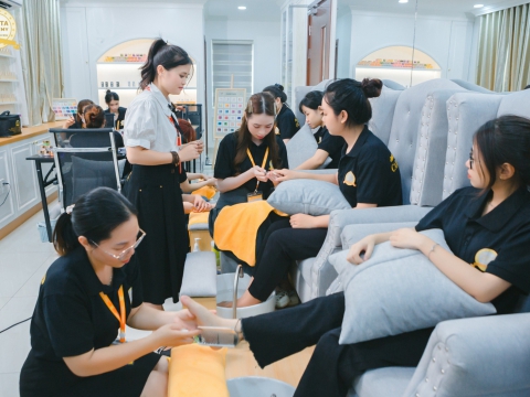 Lớp thực hành nail