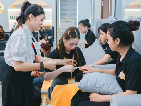 Lớp thực hành nail