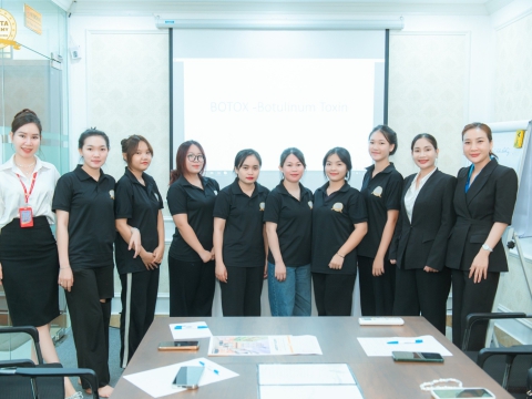 Lớp học chuyên viên tư vấn thẩm mỹ tại Carita Academy