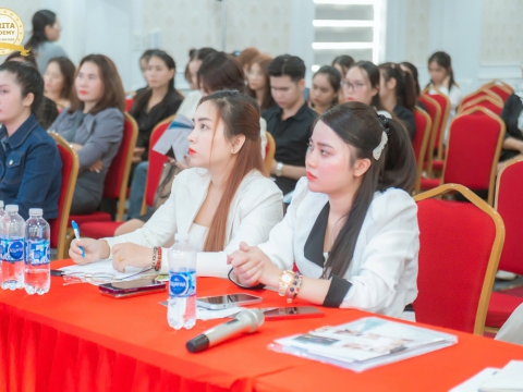 Buổi Giao Lưu Chăm Sóc Da Từ Các Chuyên Gia Lĩnh Vực Làm Đẹp