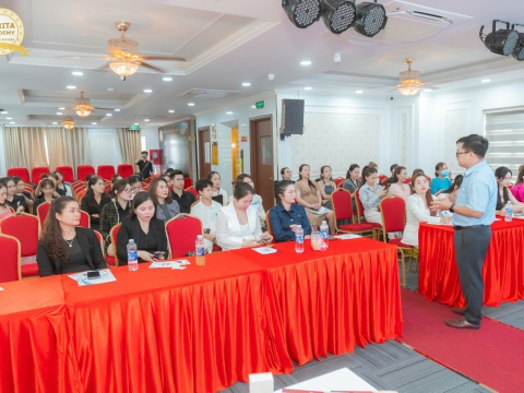 Buổi Giao Lưu Chăm Sóc Da Từ Các Chuyên Gia Lĩnh Vực Làm Đẹp