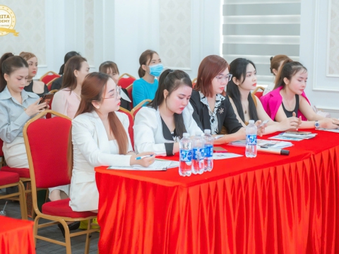 Buổi Giao Lưu Chăm Sóc Da Từ Các Chuyên Gia Lĩnh Vực Làm Đẹp