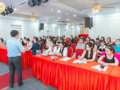 Buổi Giao Lưu Chăm Sóc Da Từ Các Chuyên Gia Lĩnh Vực Làm Đẹp